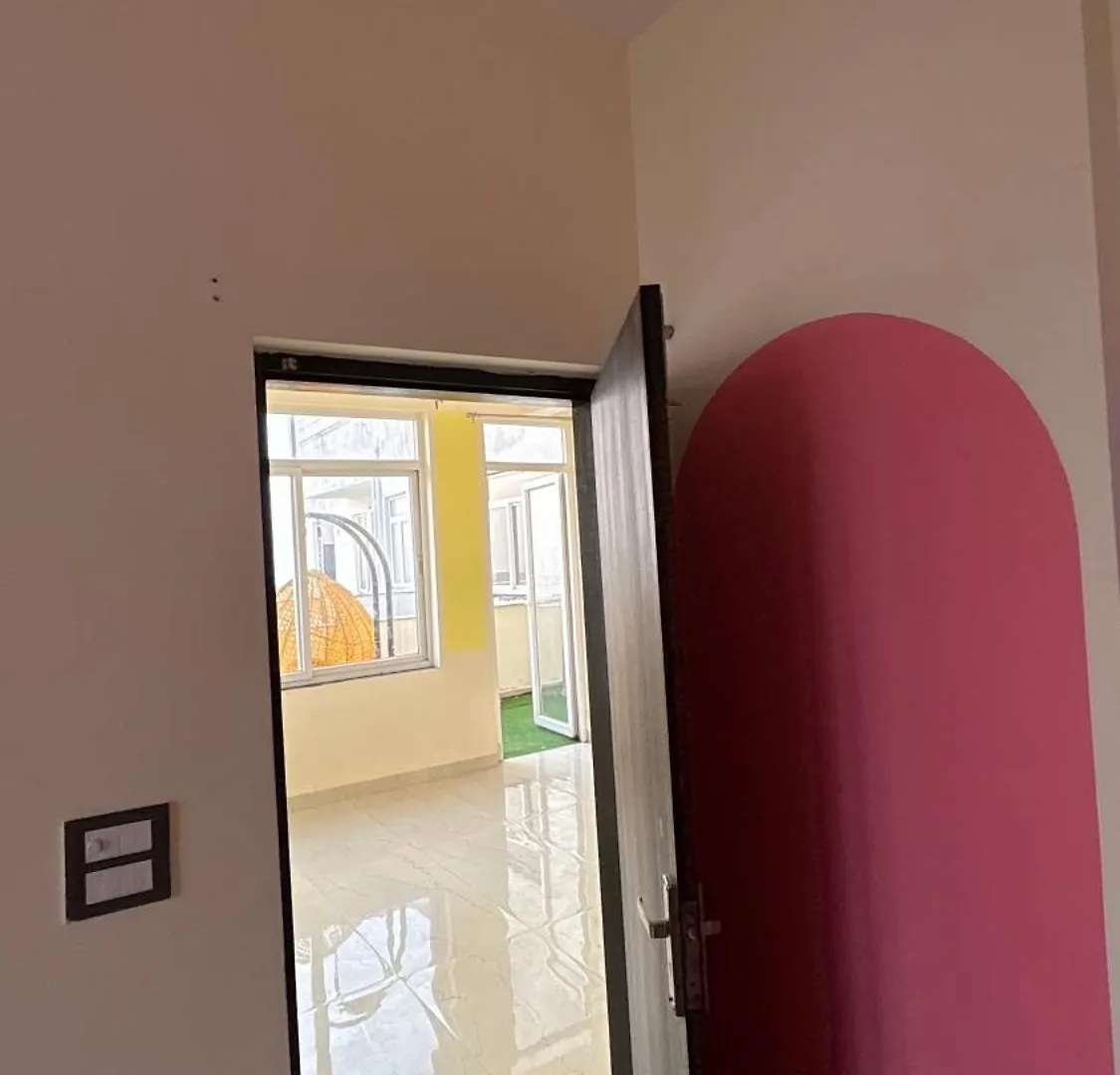 Queen Room In Boutique Penthouse 16Th Floor غورغاون شقة